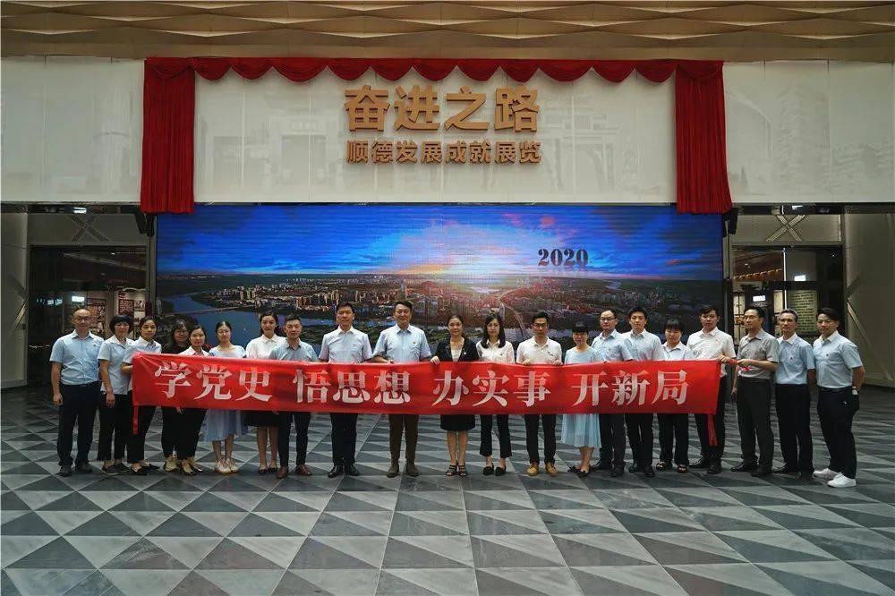 拥堵的停车场